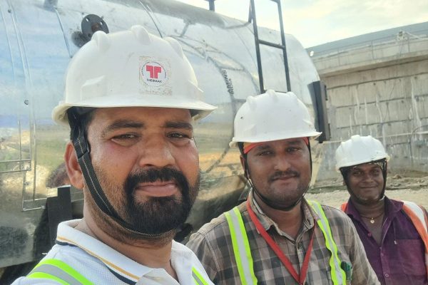 HOT WATER GENERATOR ERECTION TEAM
